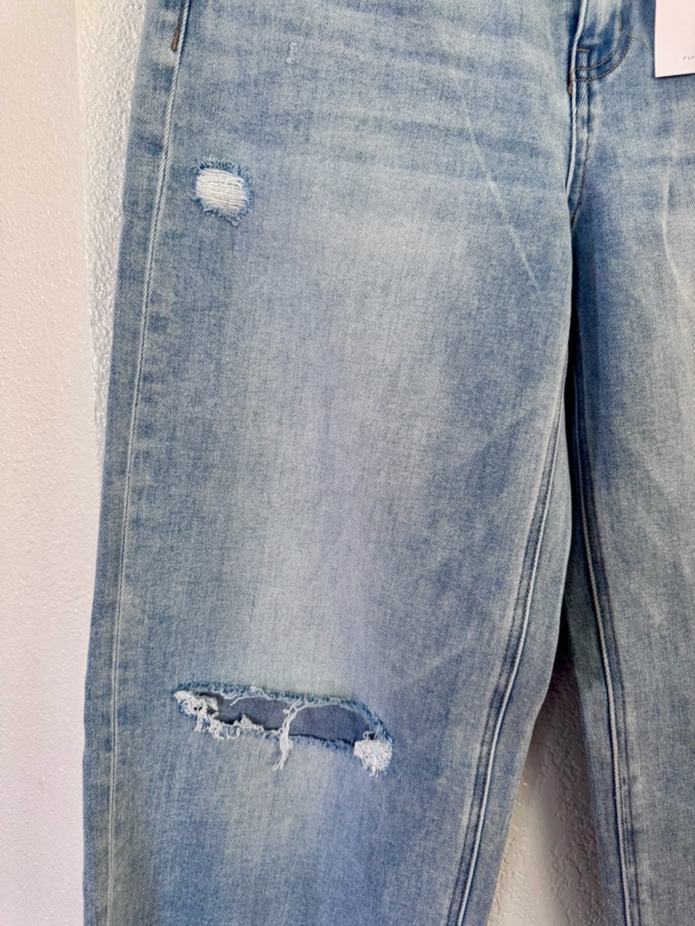 Flying Monkey High Rise Wide Leg Distressed Jeans Light Wash Size 30 NWT - Picture 5 of 15